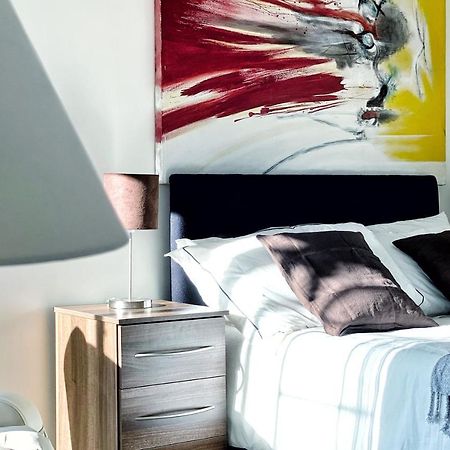 Artistic And Luxurious Apt With Sea View. Beach Side Swansea Extérieur photo