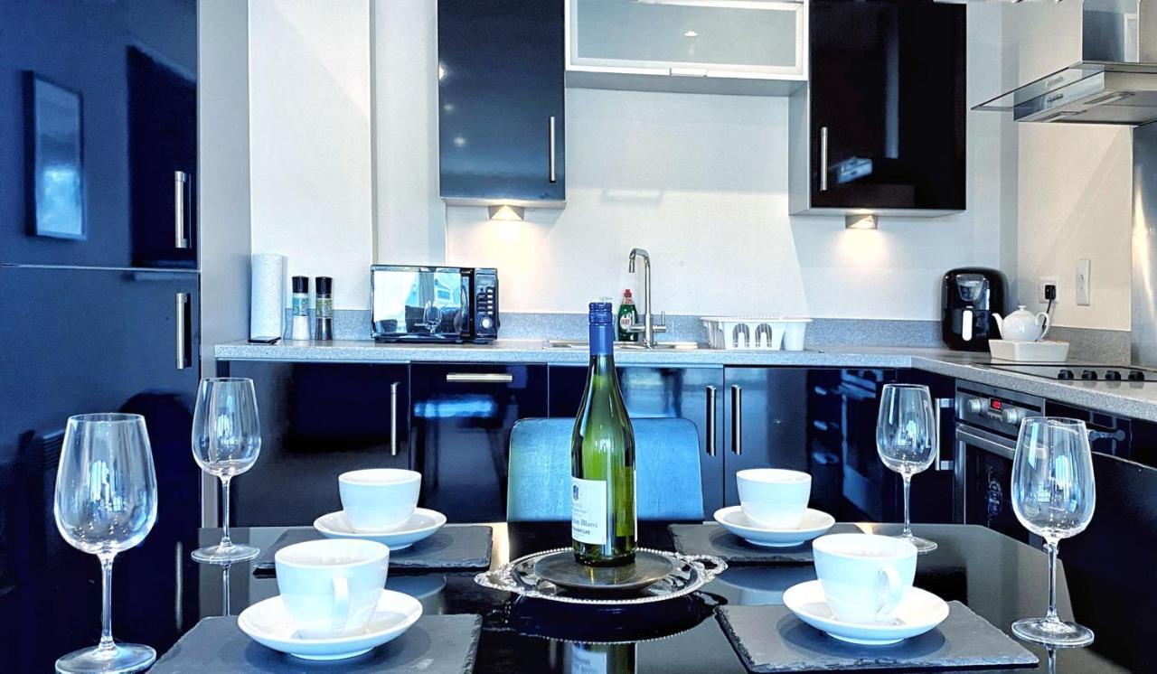 Artistic And Luxurious Apt With Sea View. Beach Side Swansea Extérieur photo