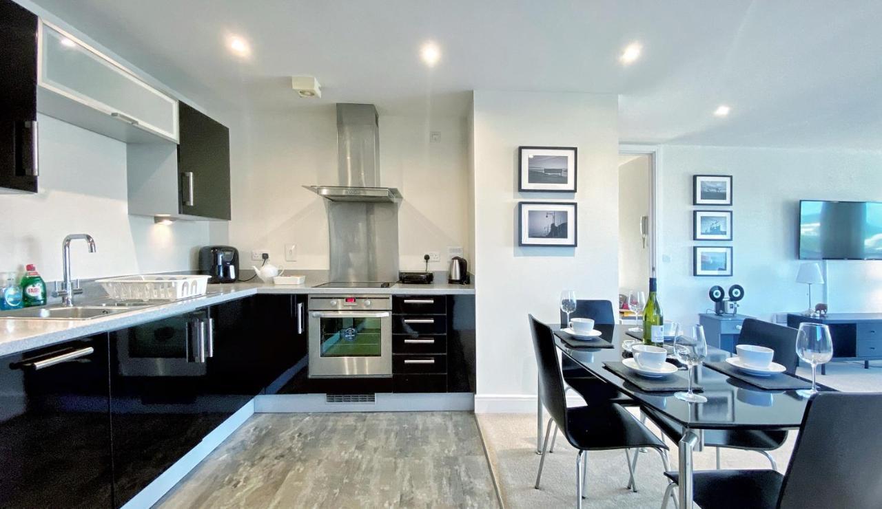 Artistic And Luxurious Apt With Sea View. Beach Side Swansea Extérieur photo